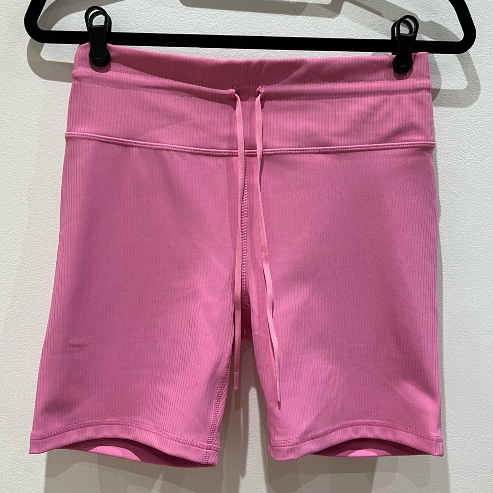 Fabletics Oasis High Waisted Rib Short Size L